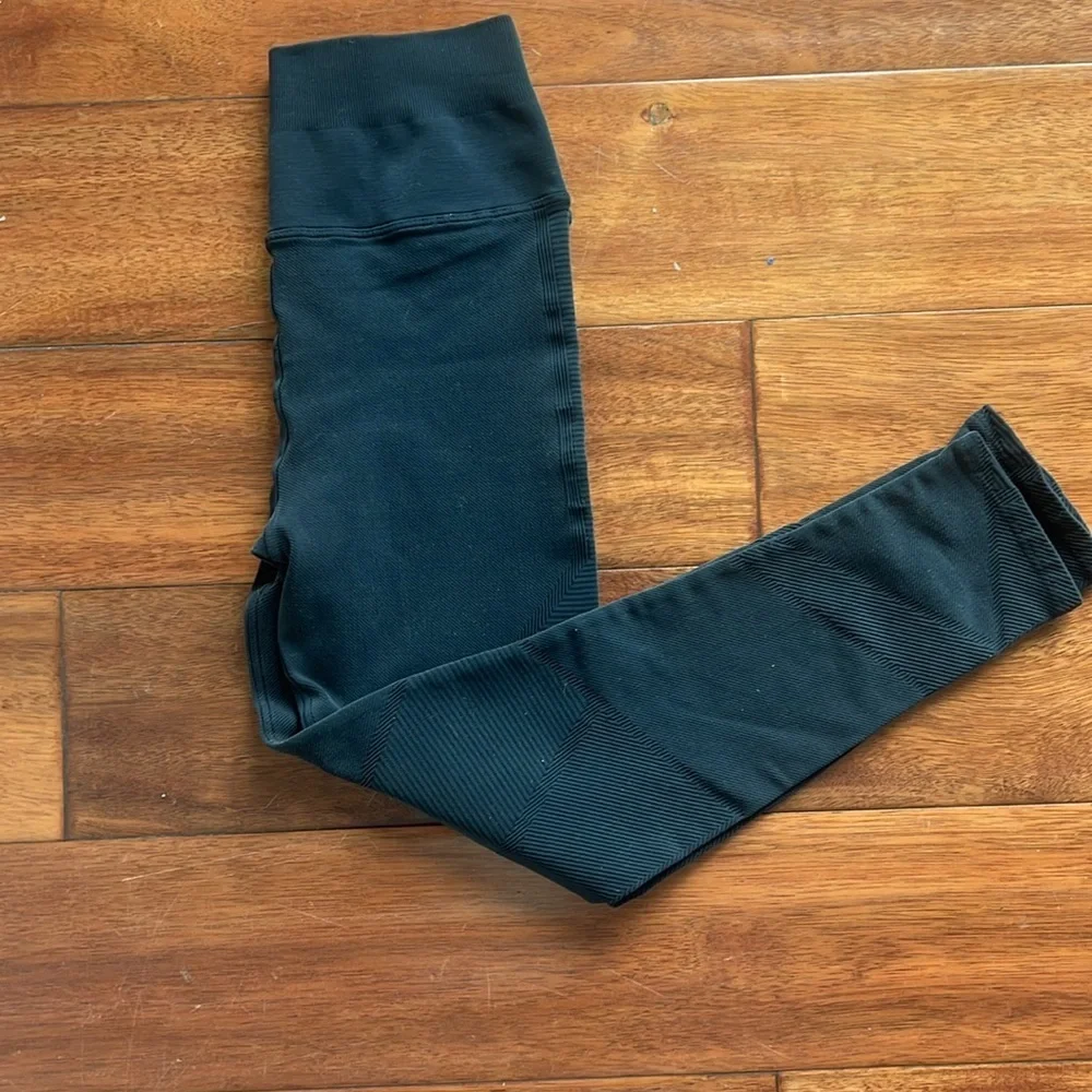 NUX Black Leggings Size Small